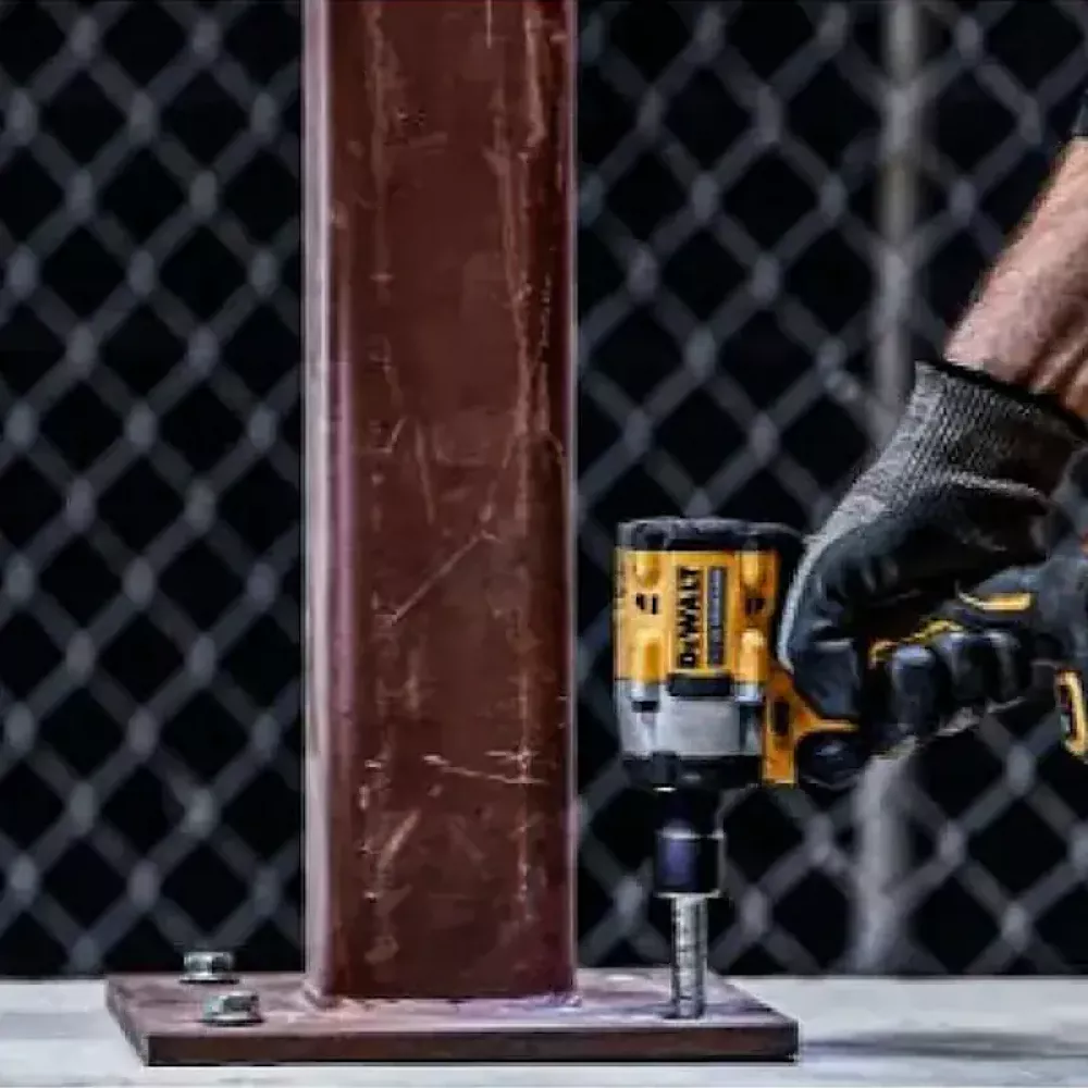 DeWalt DCF922P2T-QW аккумуляторный гайковёрт (2 x 5 Ач, ЗУ)