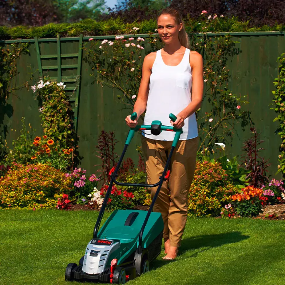 Bosch Rotak 32 LI аккумуляторная газонокосилка (1 x 4 Ач, ЗУ) 0600885D06