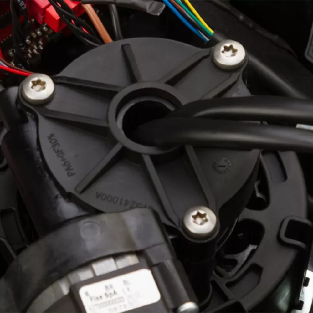 Caiman Tech Crosser 4WD робот-газонокосилка TH095L4G1Z