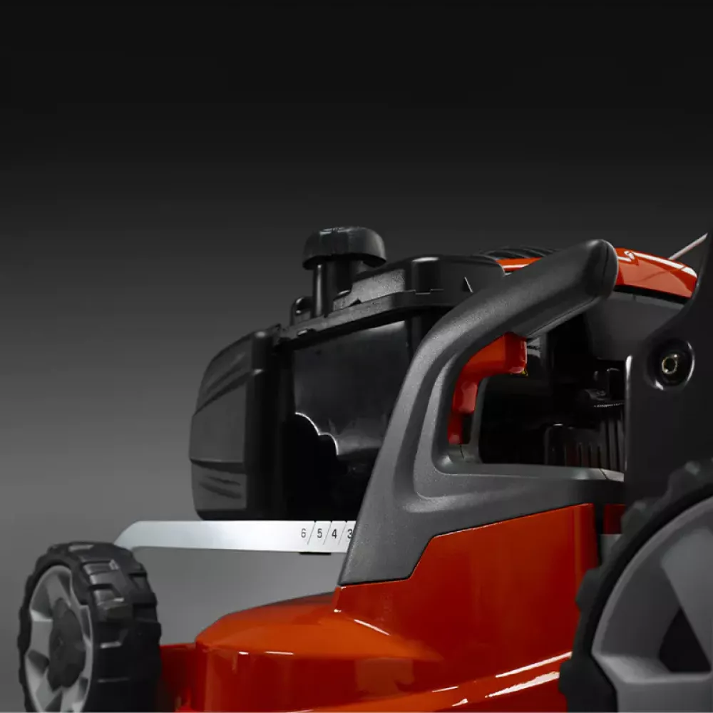 Газонокосилка бензиновая Husqvarna LC 153P, 9679885-01