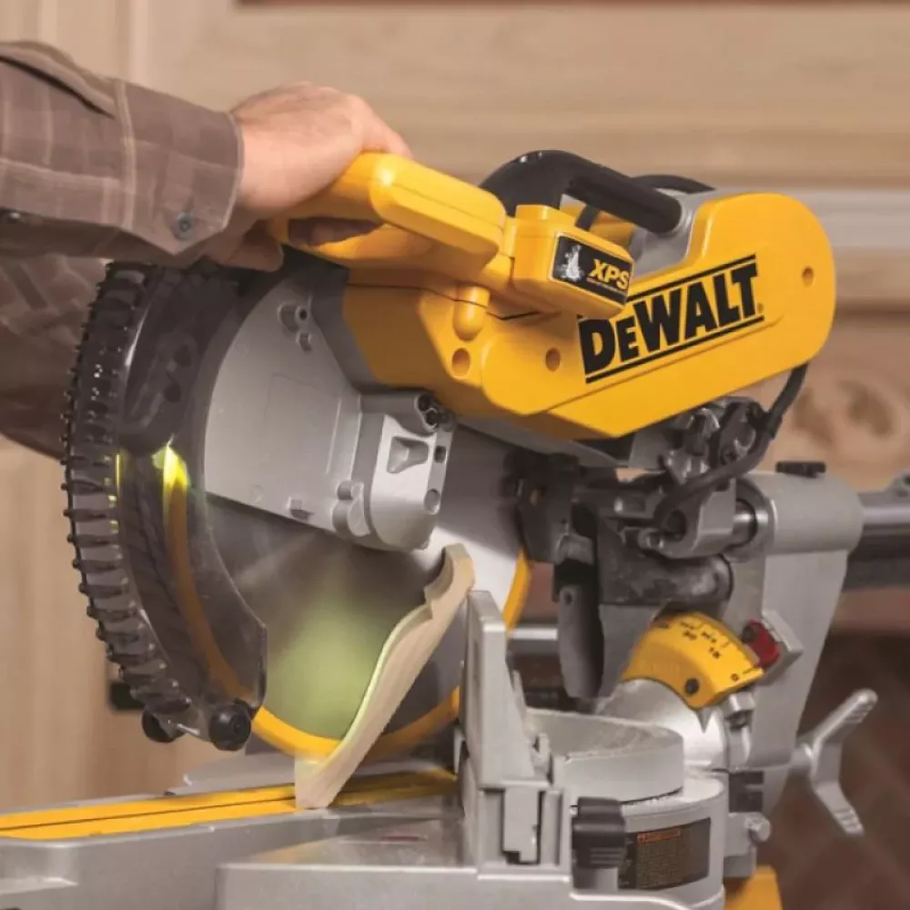 Торцовочная пила DeWALT DWS780, DWS780-QS