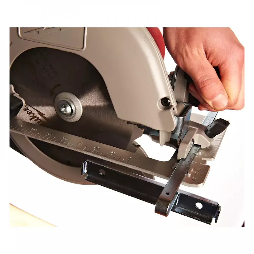 Milwaukee SCS 65 Q пила циркулярная 638051